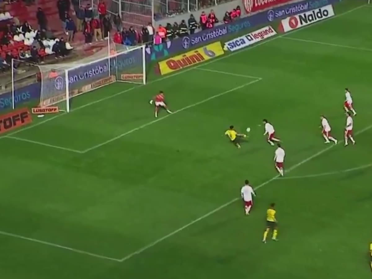 Volvió a su club tras defender a La Roja y esto hizo en su regreso: golazo y triunfo clave en Argentina