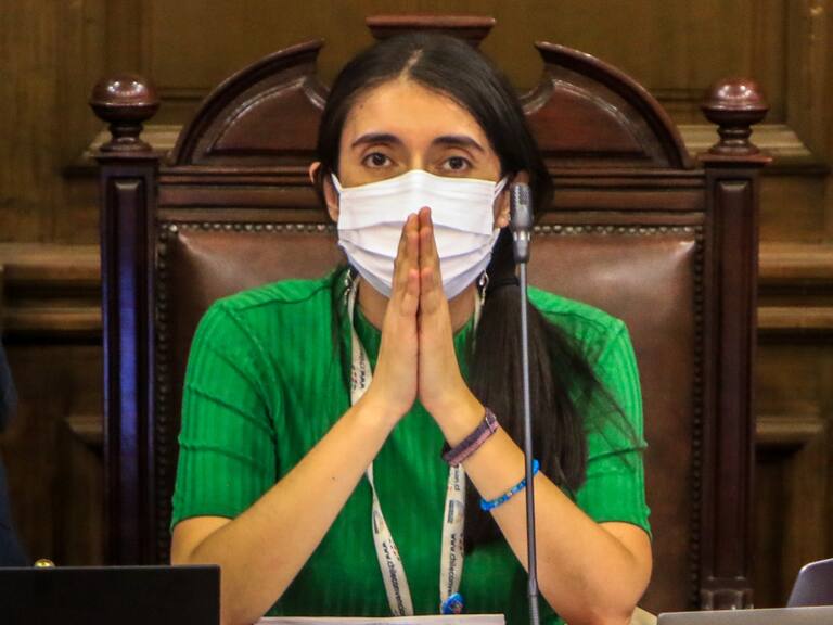 22 de Marzo 2022/SANTIAGOLa presidenta de la Convención, Maria Elisa Quinteros, lidera la Sesion N°73 del pleno de la Convención Constituyente en el hemiciclo.
FOTO: LUKAS SOLIS/AGENCIAUNO