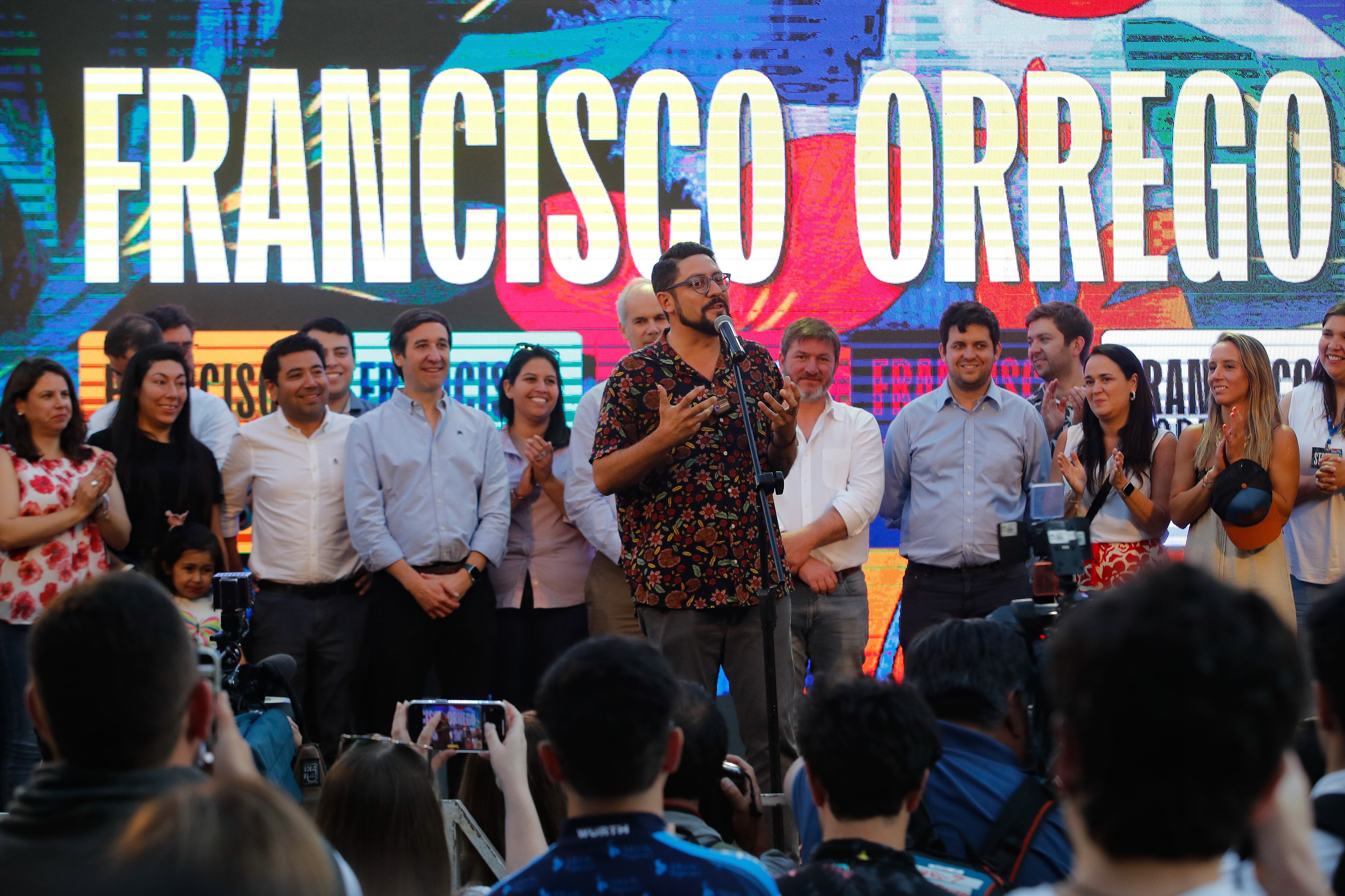 24 DE NOVIEMBRE DE 2024 / SANTIAGO
Francisco Orrego da su discurso de derrota en su comando ubicado en la comuna de Providencia a un costado de la Sede de Renovación Nacional
FOTO: DIEGO MARTIN /AGENCIAUNO