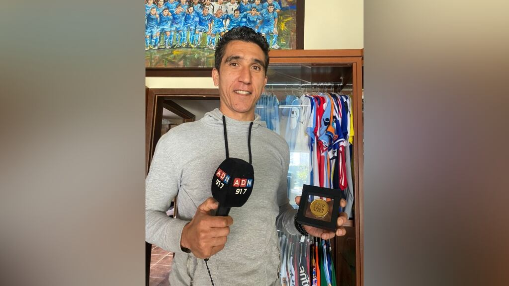 Juan Guillermo Castillo "bendice" a Brayan Cortés en el arco de La Roja: "Tiene ciertas similitudes con Claudio Bravo"