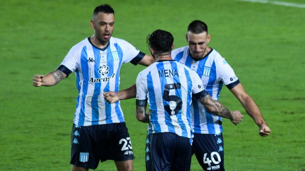 La emotiva despedida de Eugenio Mena a Nery Domínguez en Racing: "Gracias por tu profesionalismo"