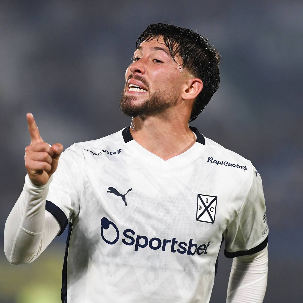 El último detalle que debe destrabar el Santos para fichar a Felipe Loyola desde Independiente