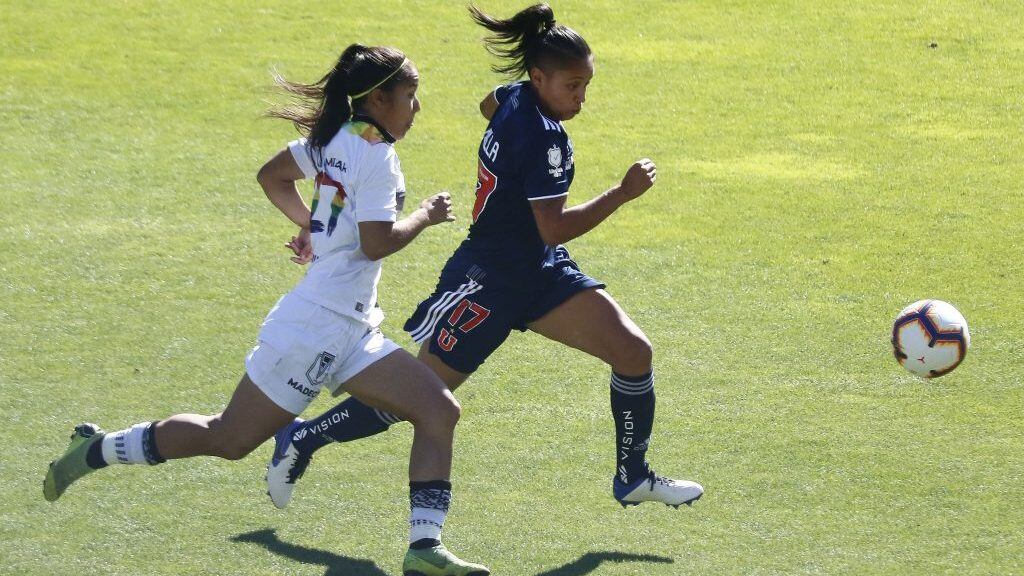 20 DE DICIEMBRE DE 2020/VIÑA DEL MARPaola Villamizar (i) y Fernanda Pinilla (c), durante el partido valido por el Campeonato Femenino de Primera 2020, entre Santiago Morning y Universidad de Chile, disputado en el Estadio Sausalito.
FOTO: LEONARDO RUBILAR CHANDIA/AGENCIAUNO