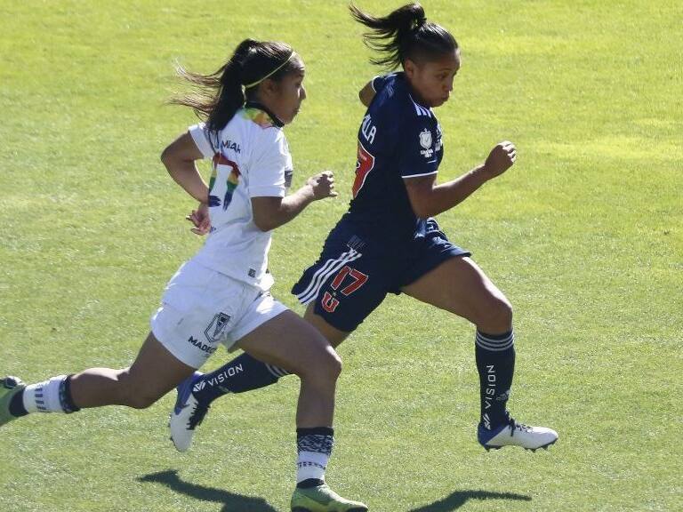 20 DE DICIEMBRE DE 2020/VIÑA DEL MARPaola Villamizar (i) y Fernanda Pinilla (c), durante el partido valido por el Campeonato Femenino de Primera 2020, entre Santiago Morning y Universidad de Chile, disputado en el Estadio Sausalito.
FOTO: LEONARDO RUBILAR CHANDIA/AGENCIAUNO