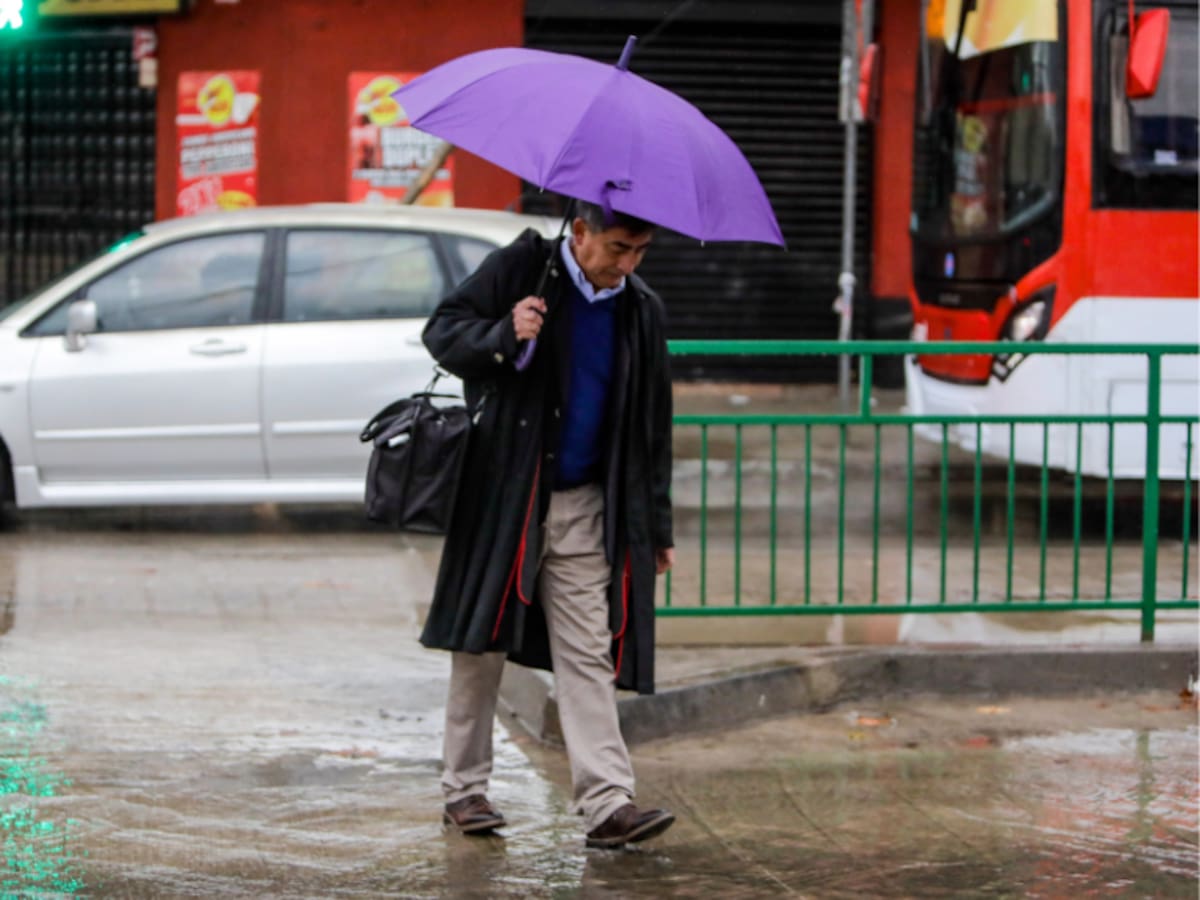 Río atmosférico llega a Santiago con lluvias: a esta hora comenzarían las precipitaciones en la capital