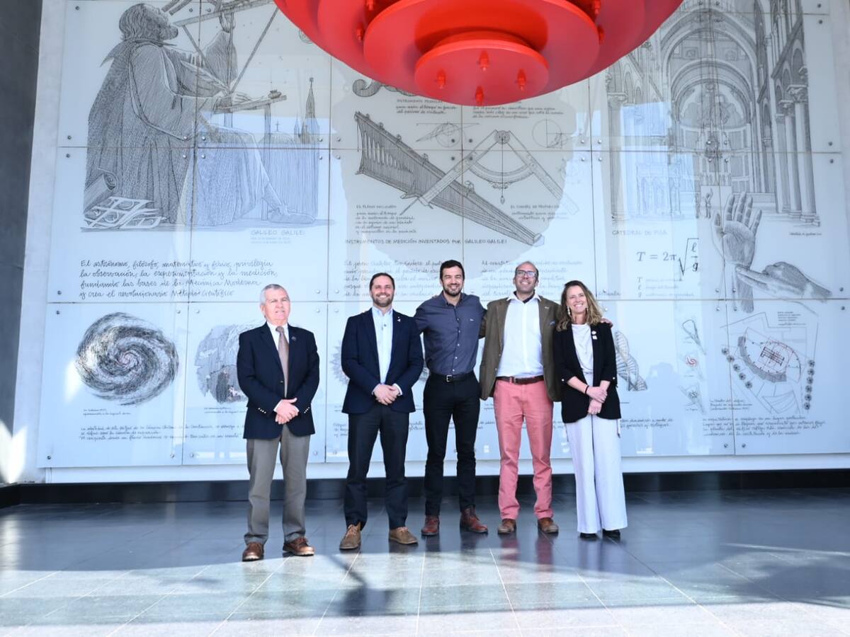 CChC y CENIA lanzan ‘Revi’, herramienta con IA que promete agilizar permisos de edificación en Maipú y Providencia
