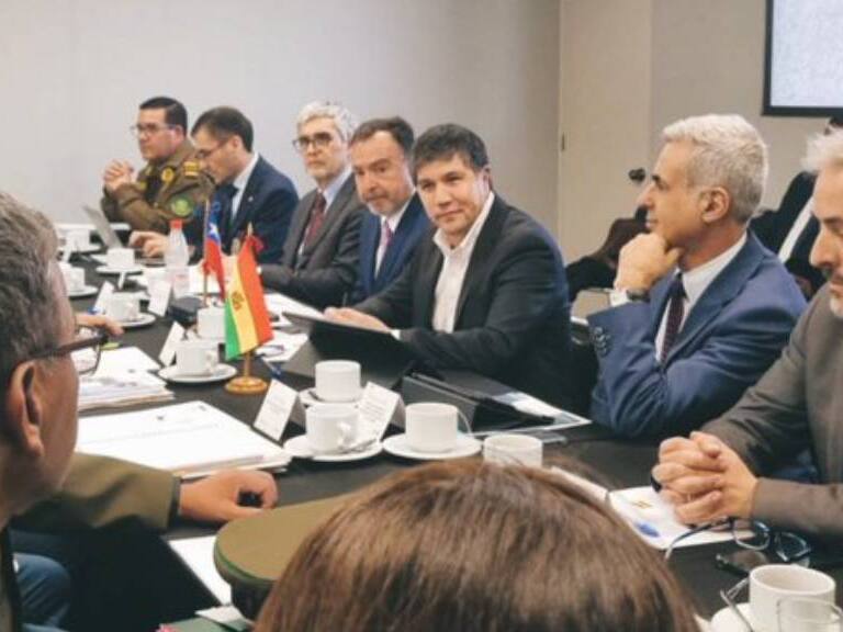 Gobiernos de Chile y Bolivia acuerdan creación de un registro de vehículos robados y la lucha contra la trata de personas