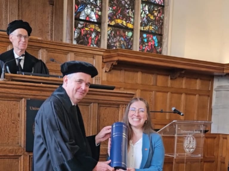 Teresa Paneque obtiene importante doctorado de Astronomía en Países Bajos