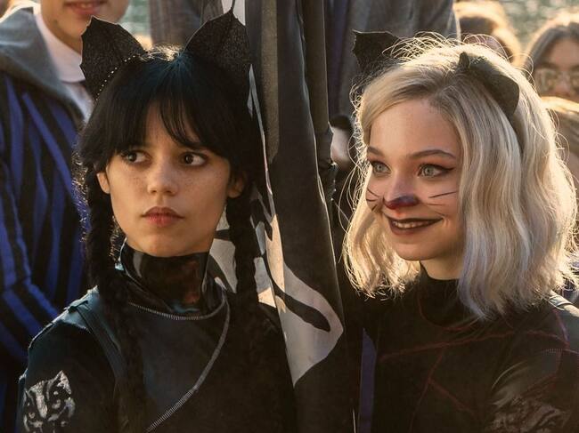 Emma Myers y Jenna Ortega Wednesday
