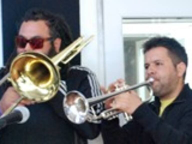 Chico Trujillo invitó a participar de su fonda »Zapateando Con El Chico»