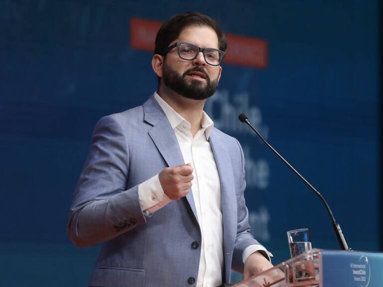 «Les pido que vuelvan a la mesa»: Presidente Boric llama a no hacer «gallitos políticos» con la agenda de seguridad