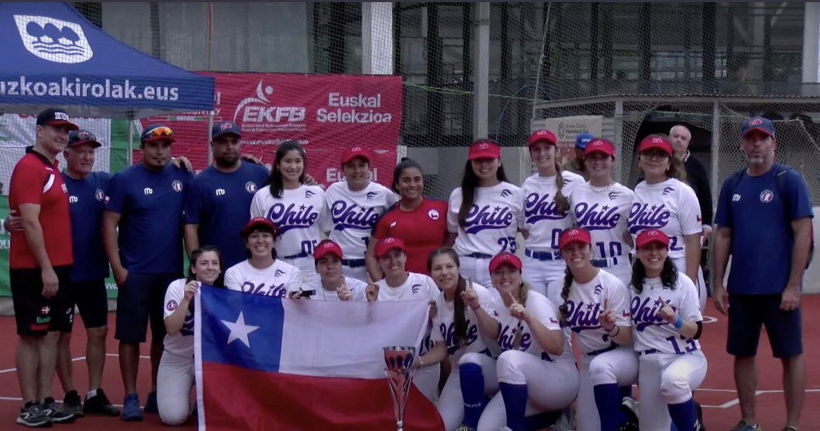Selección chilena femenina de sóftbol se consagra en España