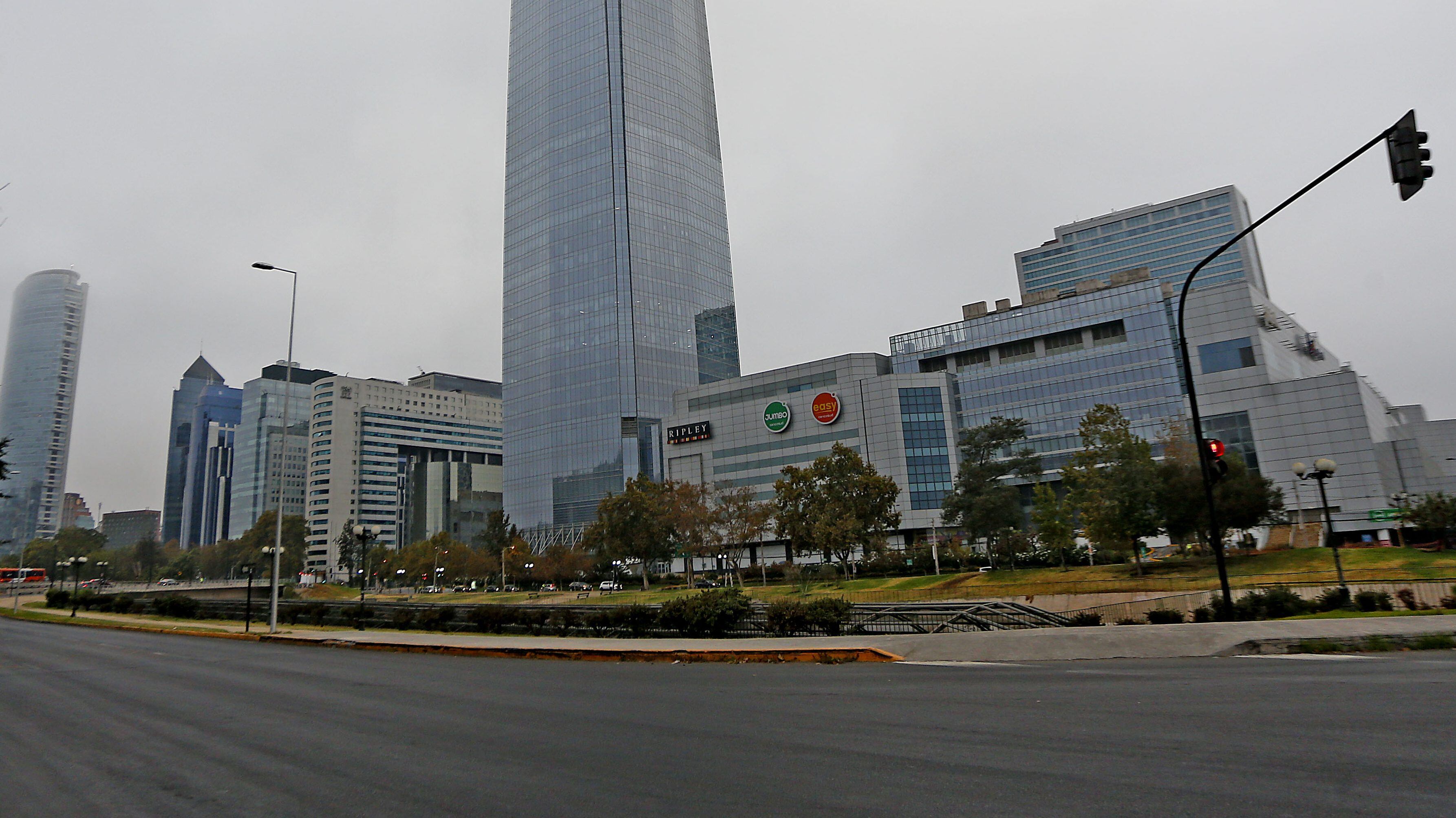 Costanera Center abrirá parcialmente desde este martes