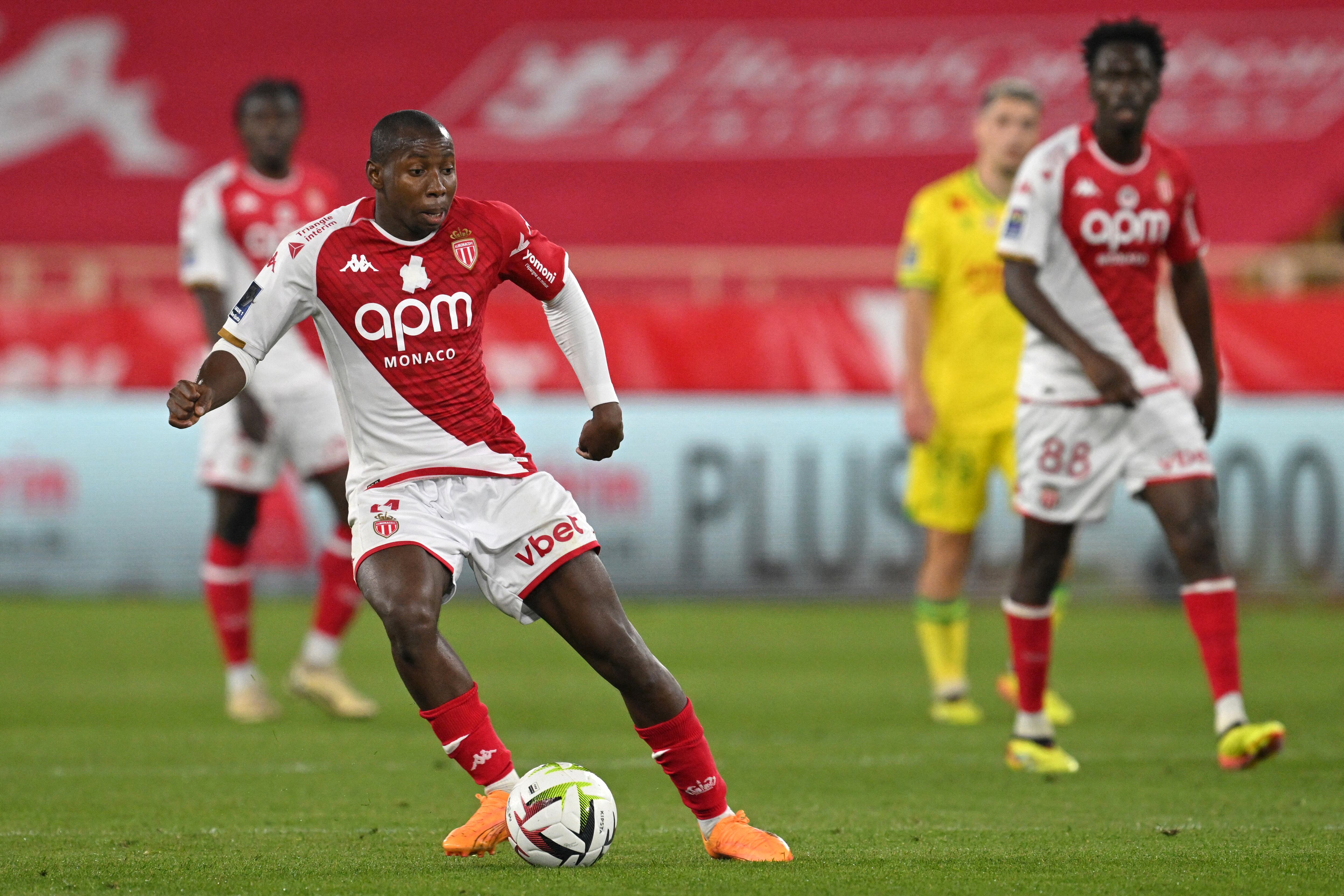 Mohamed Camara en el duelo ante Nantes, con el logo tapado con cinta