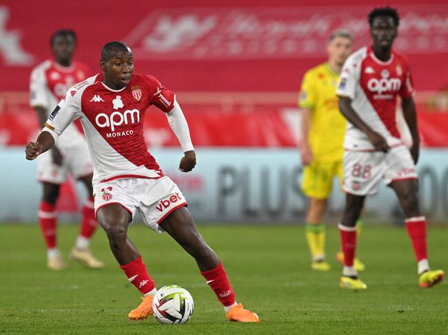 Mohamed Camara en el duelo ante Nantes, con el logo tapado con cinta