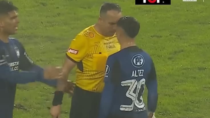 Intentó darle un cabezazo al árbitro y recibió un duro castigo del Tribunal de Disciplina: malas noticias para Huachipato