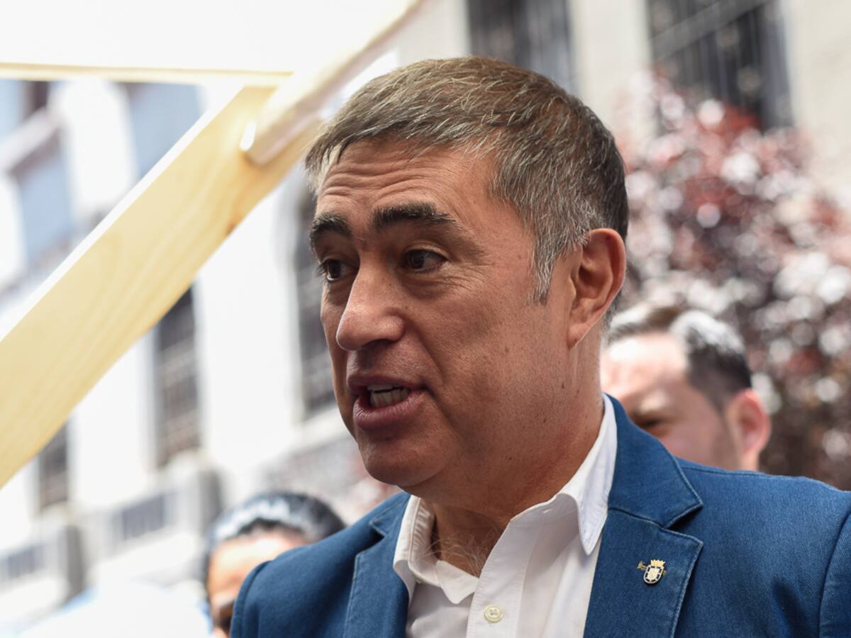 Mario Desbordes sobre el desafío del comercio ambulante y apunta a toldos azules: “En Meiggs lo que hay es una anarquía, no existe el Estado”