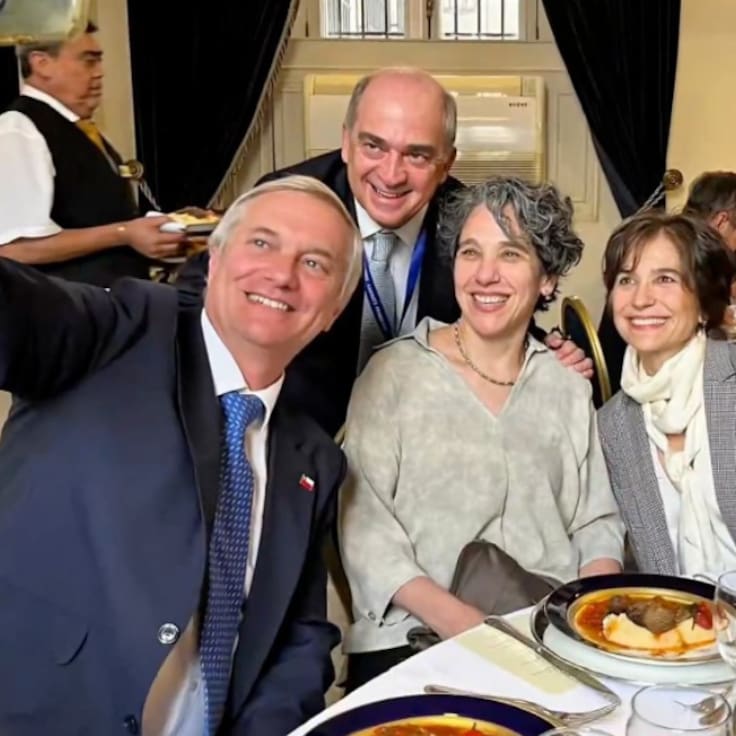 Gobierno niega uso de recursos públicos: revelan participación de funcionarios de La Moneda en almuerzo privado de Presidente Kast