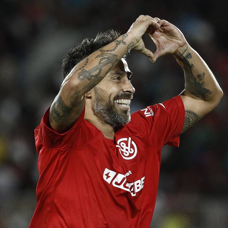 Jorge Valdivia sorprende al volver al fútbol: organización gestiona su participación pese a medida judicial