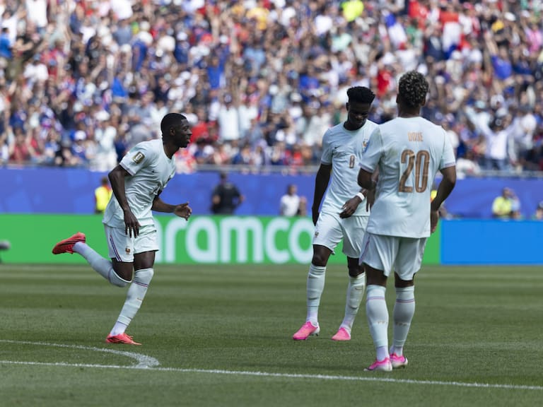 Dembélé deslumbra en Francia y Senegal aplasta a Irak para instalarse en los dieciseisavos de final
