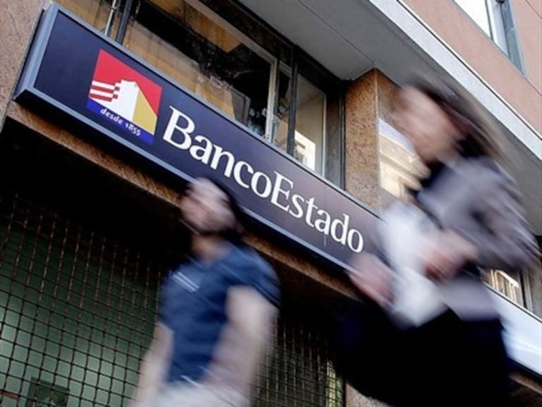 Candidatos presidenciales reaccionan con críticas a nuevo crédito del BancoEstado a Piñera
