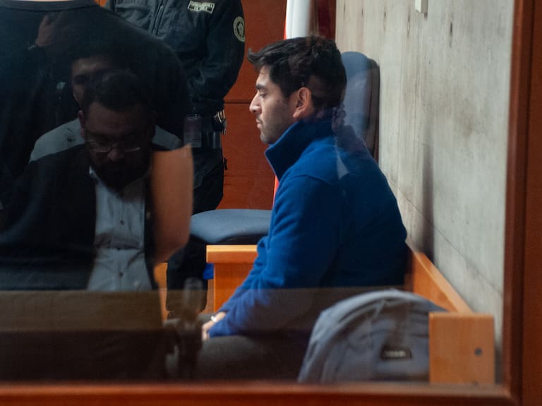 18 DE MAYO DEL 2026 / SANTIAGO
Audiencia de formalización del padre de la niña de 2 años que falleció en Las Condes, luego de caer desde un piso 11.
FOTO: VICTOR HUENANTE / AGENCIAUNO