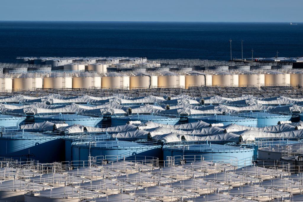 Los contenedores con agua contaminada que Japón lanzará al océano