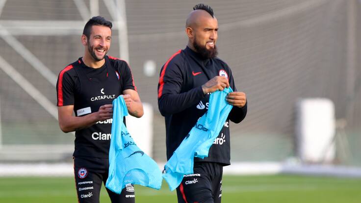 Mauricio Isla pide que Arturo Vial vuelva a La Roja: “Es una leyenda, para mí siempre tiene que estar”