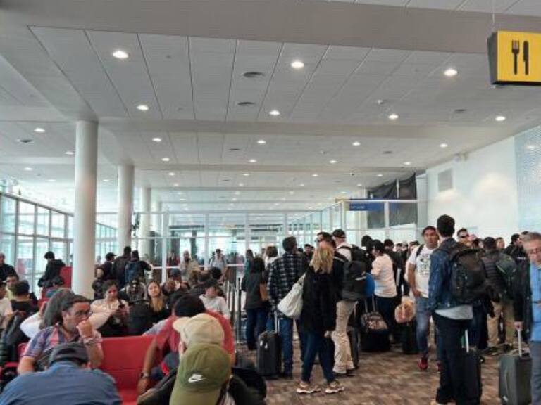 Tuvieron que evacuar: detienen a pasajero que alertó presencia de una bomba en el Aeropuerto de Iquique