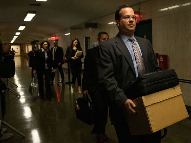 El fiscal asistente Joshua Steinglass llega a la corte por la demanda al Grupo Trump
