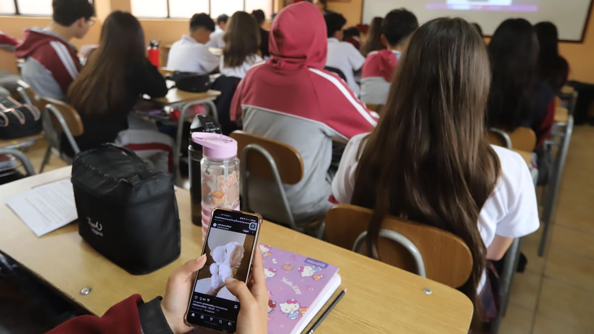 Avanza “Escuelas Protegidas”: Senado aprueba idea de legislar del proyecto que permite revisión de mochilas y otras medidas