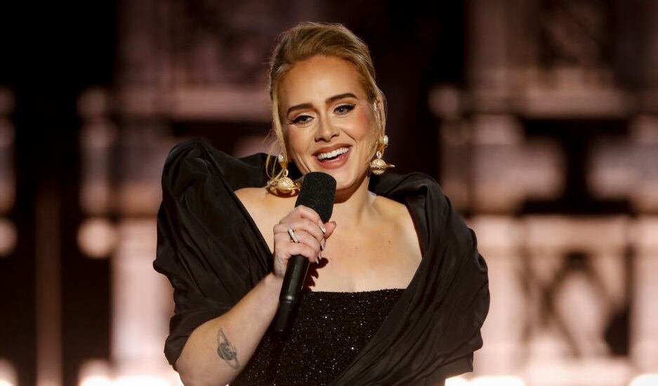 La razón por la que Spotify eliminó la opción de aleatorio del nuevo álbum de Adele