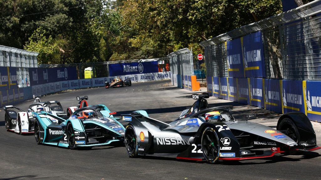 SANTIAGO, CHILE - JANUARY 26: Oliver Rowland of Nissan team competes during the 2019 Antofagasta Minerals Santiago E-Prix as part of Formula E 2019 season on January 26, 2019 in Santiago, Chile. (Photo by Marcelo Hernandez/Getty Images)