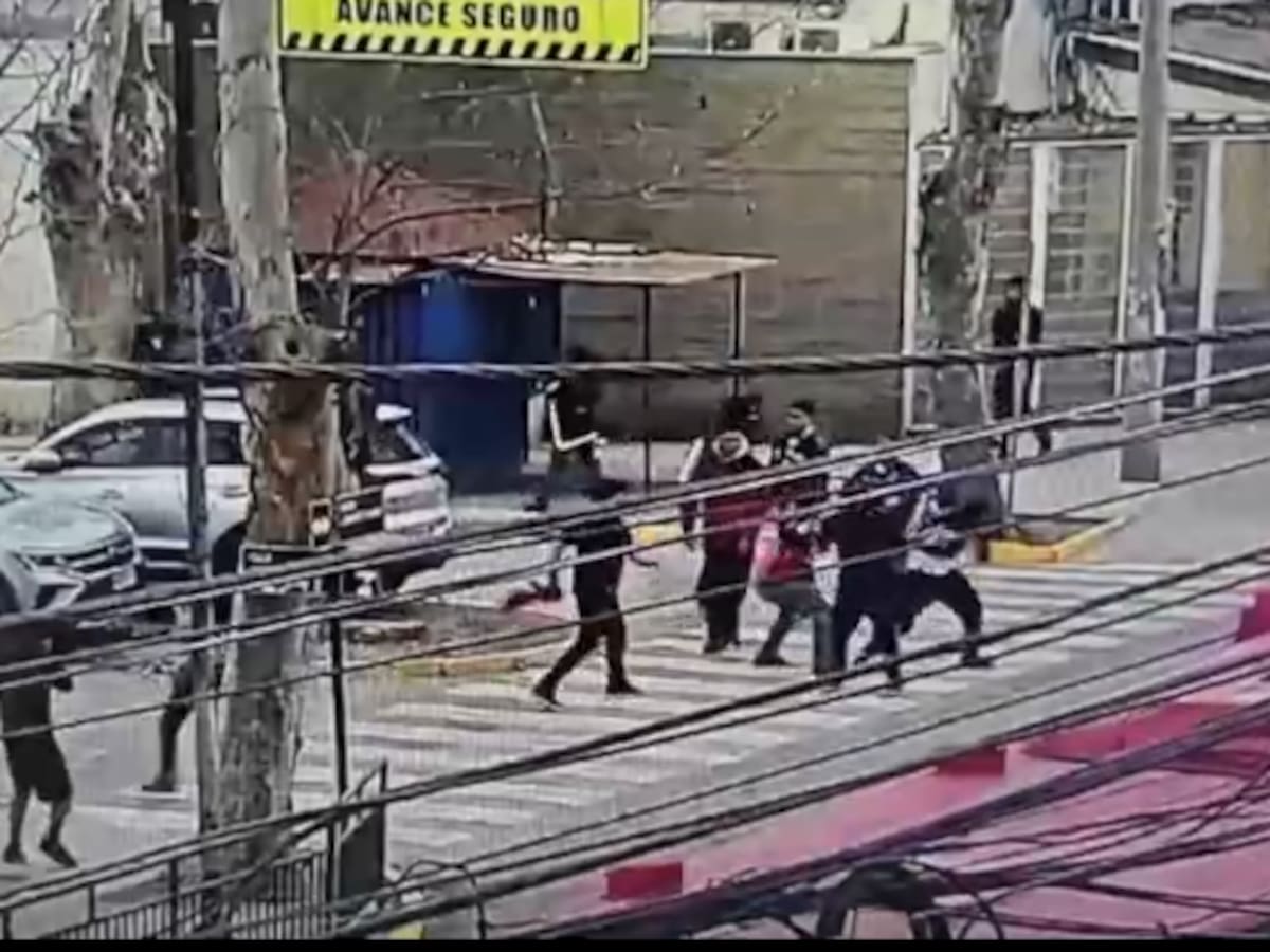 Brutal golpiza y robo a dos hermanos hinchas de la U tras el Superclásico en Quilicura