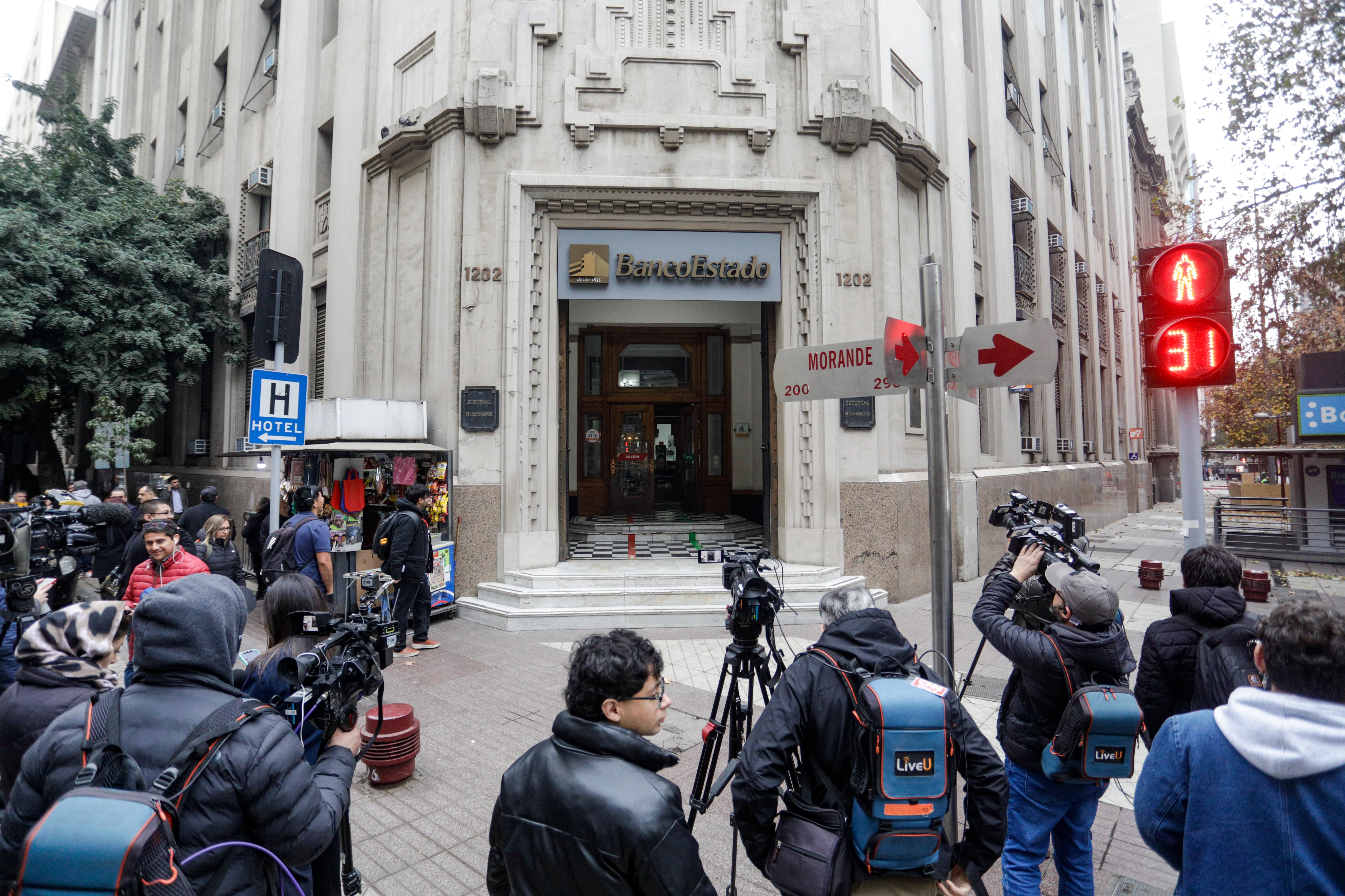 Operación Tokio: incautan equipos de sucursal de BancoEstado
