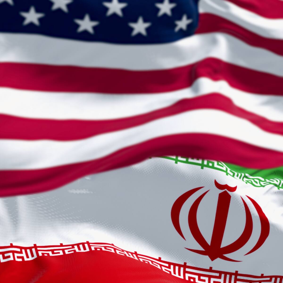 Estados Unidos e Irán cruzan ataques con drones y misiles mientras mantienen negociaciones de tregua