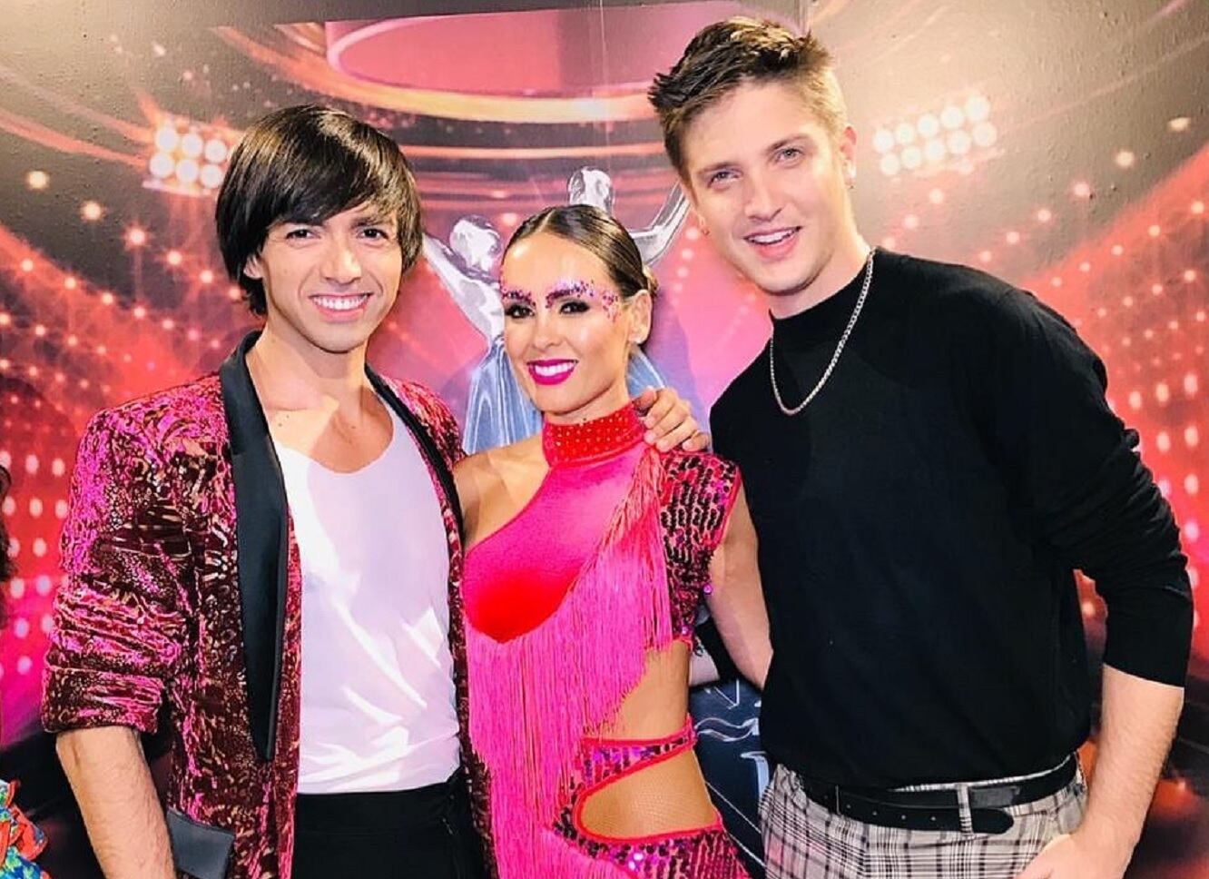 Maura Rivera y su equipo en Bailando por un Sueño