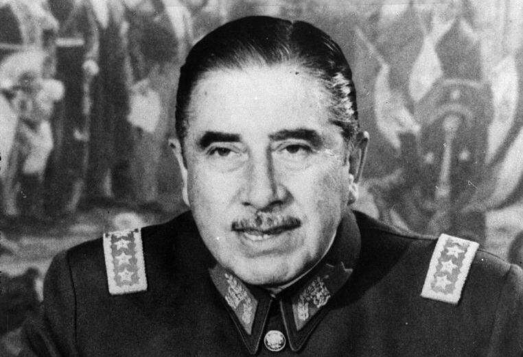 Puerto Montt, "Hijo Ilustre", Reacciones del mundo político, Iván Moreira, Concejo Municipal, golpe militar, p