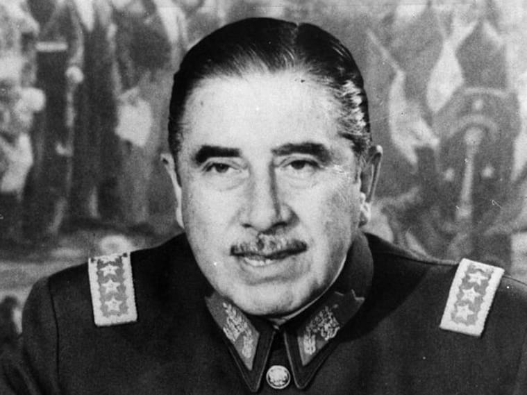 Puerto Montt, "Hijo Ilustre", Reacciones del mundo político, Iván Moreira, Concejo Municipal, golpe militar, p