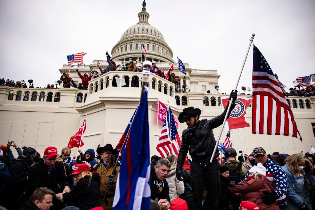 Grupos de ultraderecha fanáticos de Trump en el ataque el Capitolio de EEUU