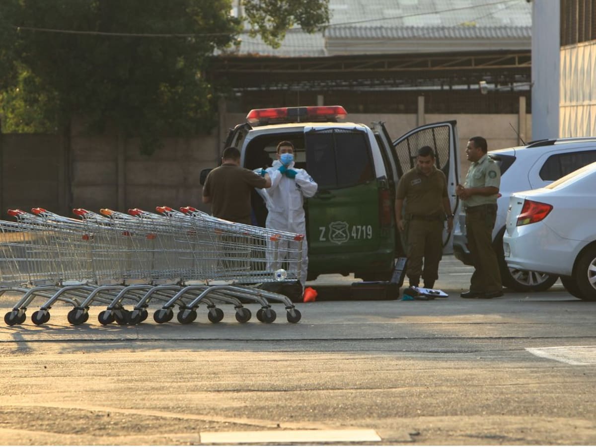 Brutal mechoneo y golpe contra carro: supermercado pidió desafuero de trabajadora por agredir a compañera