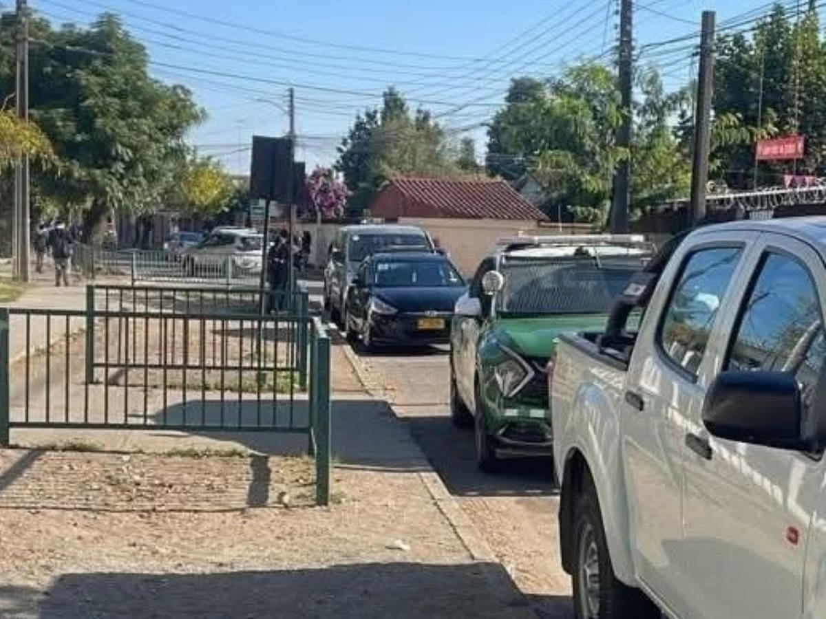 “Mañana jueves tiroteo”: mensaje en colegio de Linares obliga a suspender clases y activa medidas de resguardo