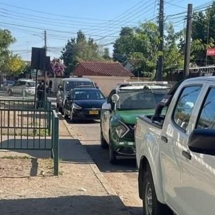 “Mañana jueves tiroteo”: mensaje en colegio de Linares obliga a suspender clases y activa medidas de resguardo