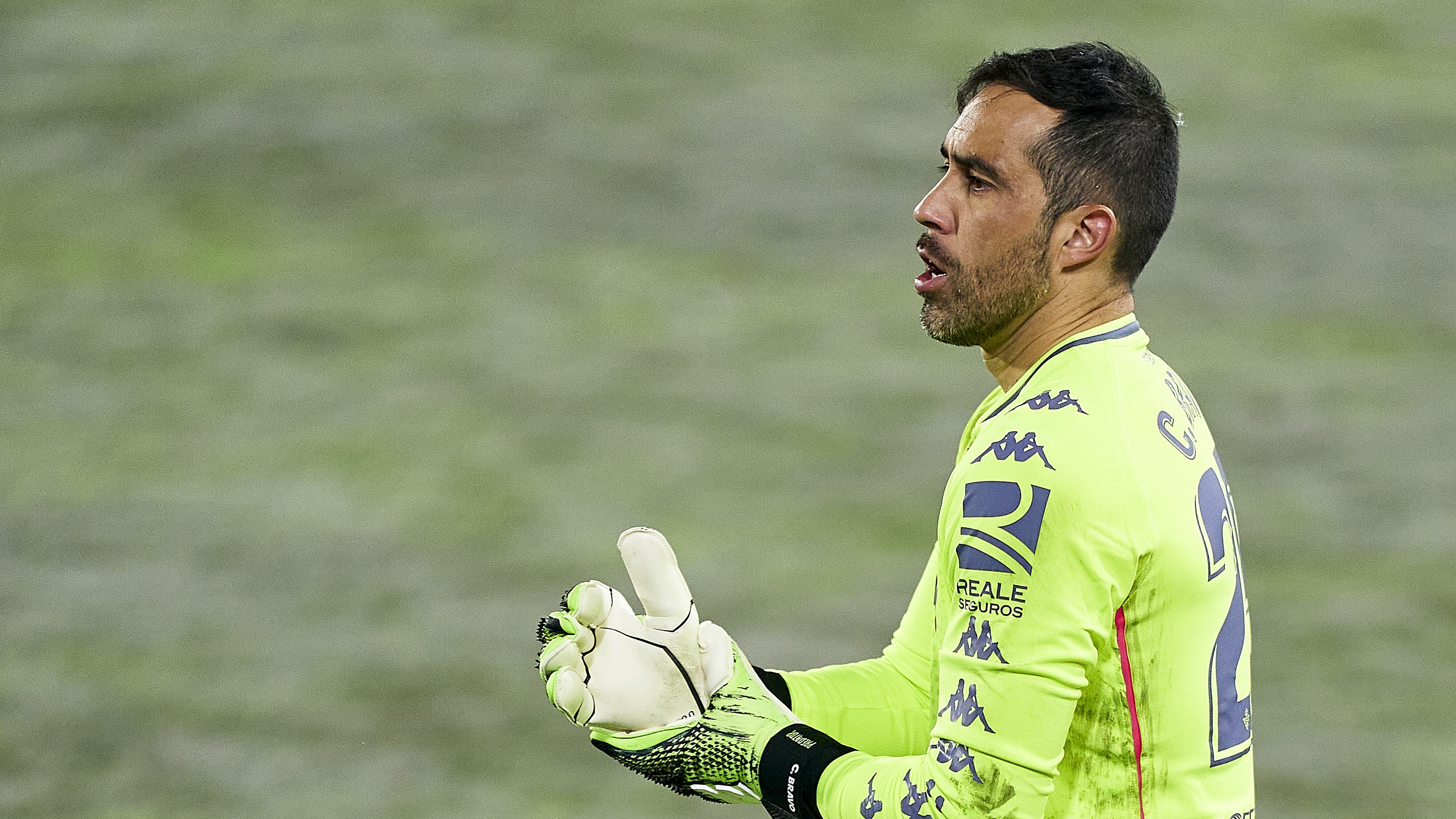HUESCA, SPAIN - JANUARY 11: Claudio Bravo of Real Betis looks on during the La Liga Santander match between SD Huesca and Real Betis at Estadio El Alcoraz on January 11, 2021 in Huesca, Spain. Sporting stadiums around Spain remain under strict restrictions due to the Coronavirus Pandemic as Government social distancing laws prohibit fans inside venues resulting in games being played behind closed doors. (Photo by Pedro Salado/Quality Sport Images/Getty Images)