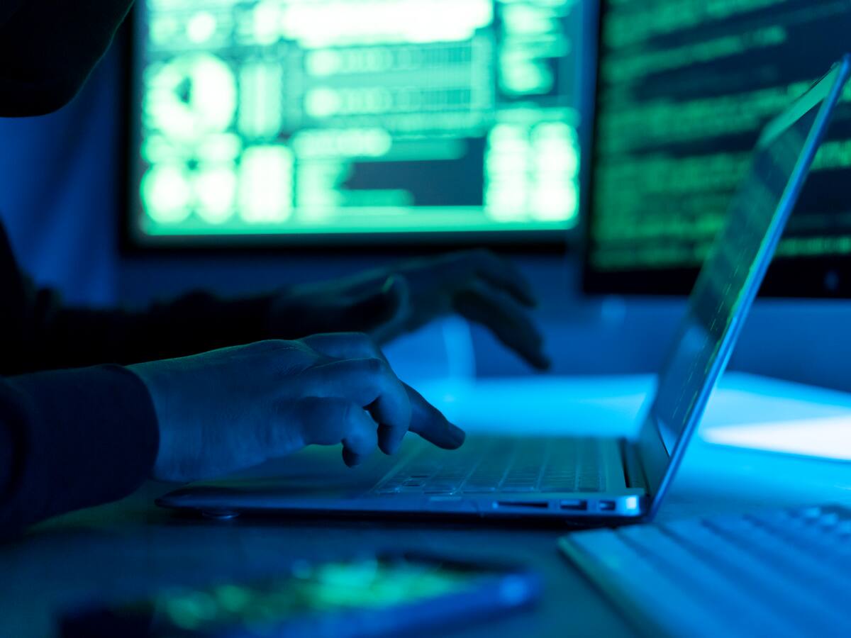 Presunto hacker peruano habría sustraído más de $500 millones a cuentas bancarias en Chile