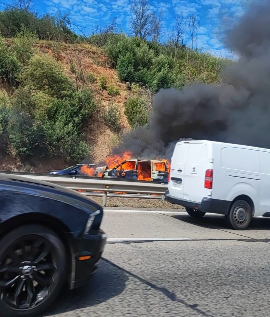 Accidente en Ruta 68: vehículo se incendió tras choque múltiple en cruce Quintay