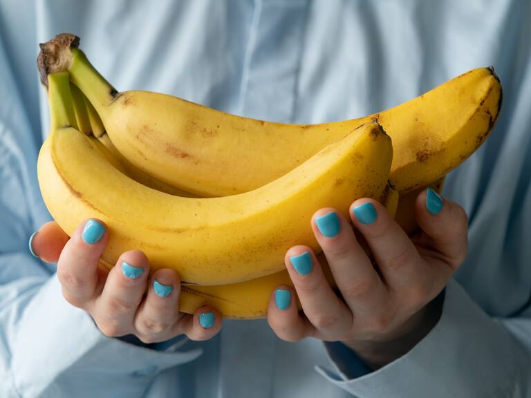 No botes la cáscara: Algo increíble sucede cuando usas este parte del plátano como ingrediente