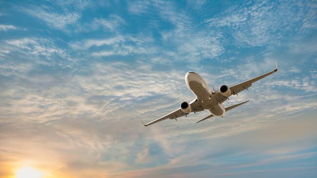¿Por qué casi todos los aviones comerciales se pintan de blanco? Hay más de una explicación