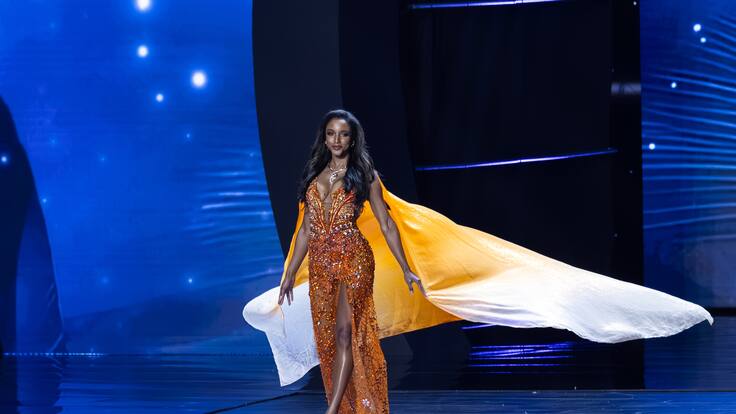 Permanece internada: actualizan estado de salud de Miss Jamaica tras grave caída del escenario