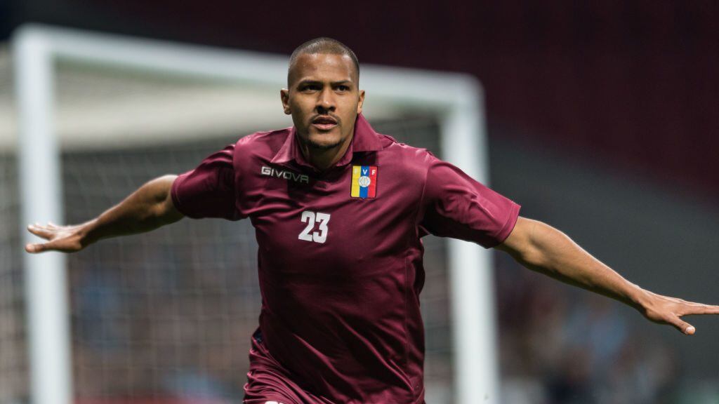 MADRID, SPAIN - MARCH 22: Salomon Rondon of Venezuela celebrates after scoring his team's first goal during the International Friendly match between Argentina and Venezuela at Estadio Wanda Metropolitano on March 22, 2019 in Madrid, Spain. (Photo by TF-Images/Getty Images)